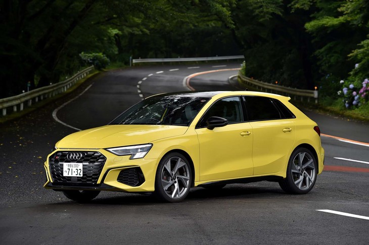 【アウディS3スポーツバック ファーストエディションのスペック】
	ボディーサイズ：全長×全幅×全高＝4350×1815×1440mm／ホイールベース：2630mm／車重：1560kg／駆動方式：4WD／エンジン：2リッター直4 DOHC 16バルブ ターボ／トランスミッション：7段AT／最高出力：310PS（228kW）/5450-6500rpm／最大トルク：400N・m（40.8kgf・m）/2000-5450rpm／タイヤ：（前）235/35R19 91Y／（後）235/35R19 91Y（ブリヂストン・ポテンザS005）／燃費：11.6km/リッター（WLTCモード）／12.7km/リッター（JC08モード）／価格：711万円
	
	【取材時の燃費データ】
	テスト距離：299.6km（市街地1：高速道路7：山岳路2）／使用燃料：29.4リッター（ハイオクガソリン）／参考燃費：10.2km/リッター（満タン法）／10.1km/リッター（車載燃費計計測値）