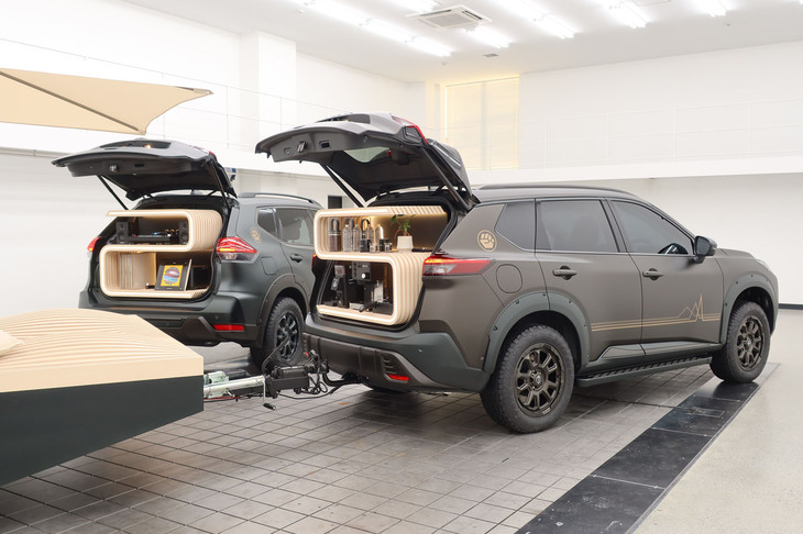 日産エクストレイル アンワインドコンセプト（写真右）とエクストレイル リマスタードコンセプト（同左）。