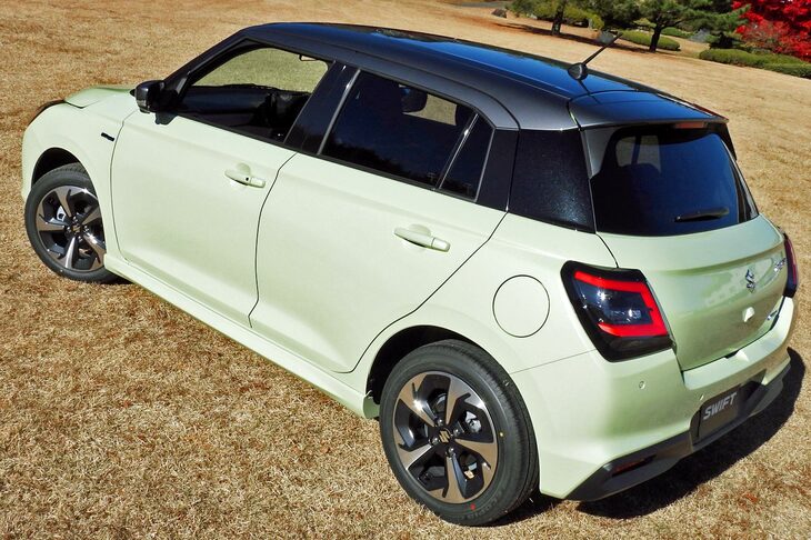 新型「スイフト」では、横からだけでなく上から見た際のダイナミックな造形も意図したデザインとなっている。