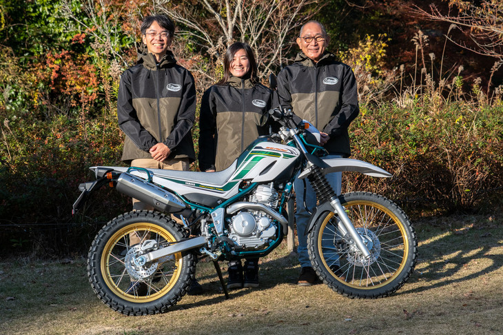 今回話をうかがったヤマハの関係者。右からMC戦略統括部商品戦略部商品企画1Grの松田克彦氏、プランニングデザイン部プランニング1Grの太田晴美氏、PF車両開発統括部ST開発部ST設計Grの橋本貴行氏。