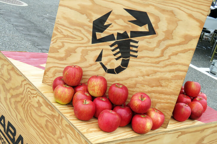 シングルシーターのレコードカーに乗るため、リンゴダイエットに挑戦したカルロ・アバルト。それまでの不摂生もあり、なんと30kgもの“軽量化”に成功したのだとか。