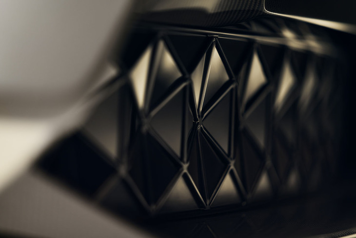 ロータス・エレトレ（エクステリア）