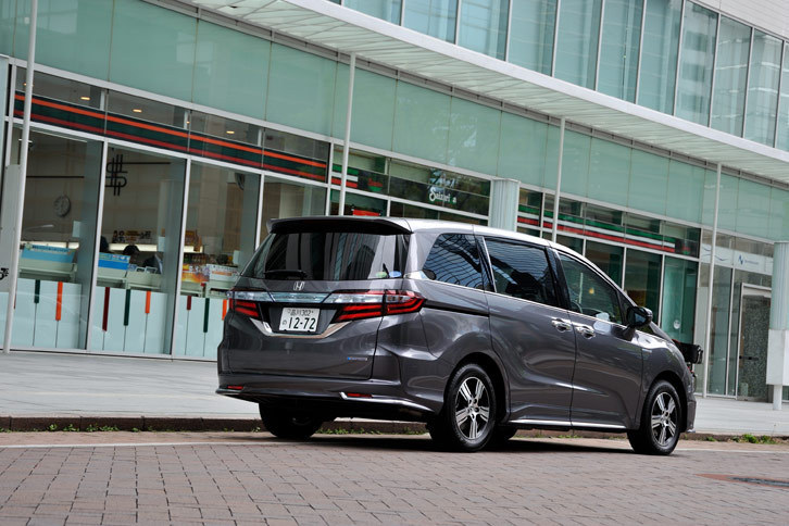 今回のテスト車は「オデッセイ ハイブリッド」の8人乗り。ハイブリッド仕様の中では最もベーシックなグレードとなる。