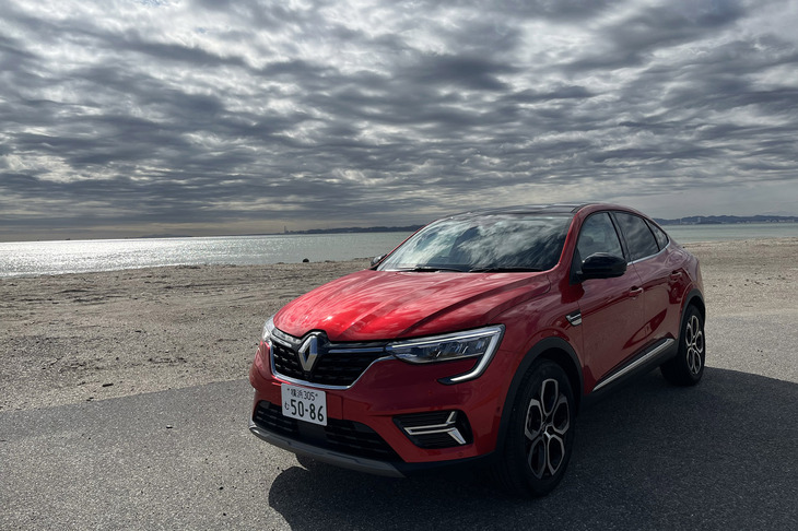 「日常劇場」と題した本企画は、ルノーのフルハイブリッドSUV「アルカナ」のあるカーライフをwebCG編集スタッフが実際に体験し、お届けするという短期集中リポート。第1回は東京から千葉・富津までのショートトリップの巻。