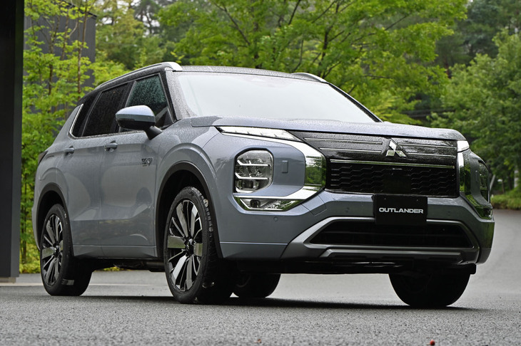 三菱アウトランダーPエグゼクティブパッケージ（5人乗り）