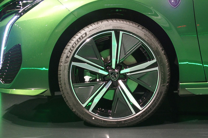 プジョー308 GT BlueHDi（フロントホイール）