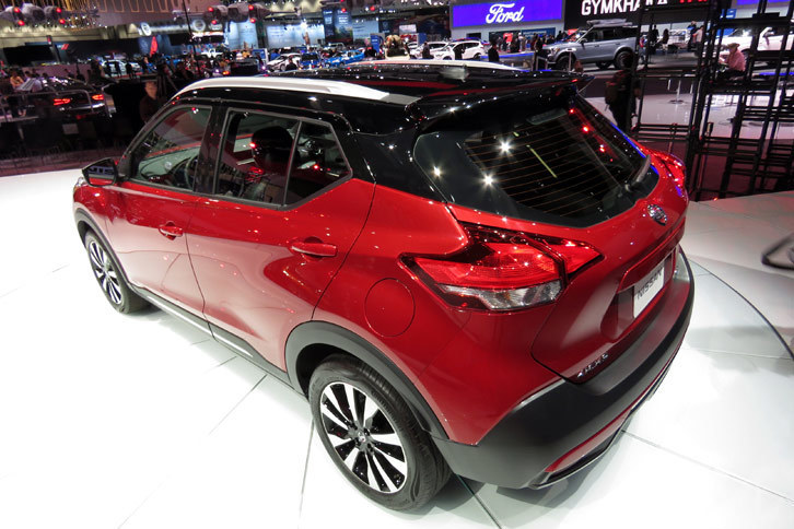 全長約4.3mというコンパクトなサイズが特徴の「キックス」。このジャンルは、小型クーペに代わる新しい“セクレタリーカー”として期待されている。