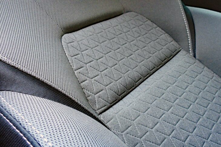 スズキ・スイフト ハイブリッドMZ（フロントシート）