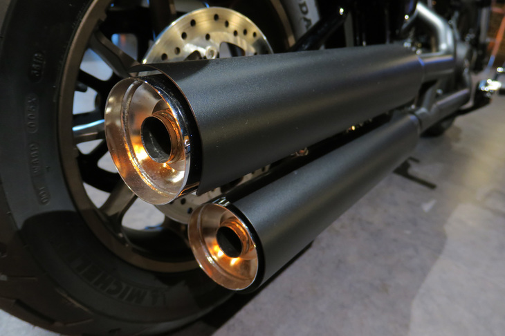 ハーレーダビッドソン・ローライダーS（マフラー）