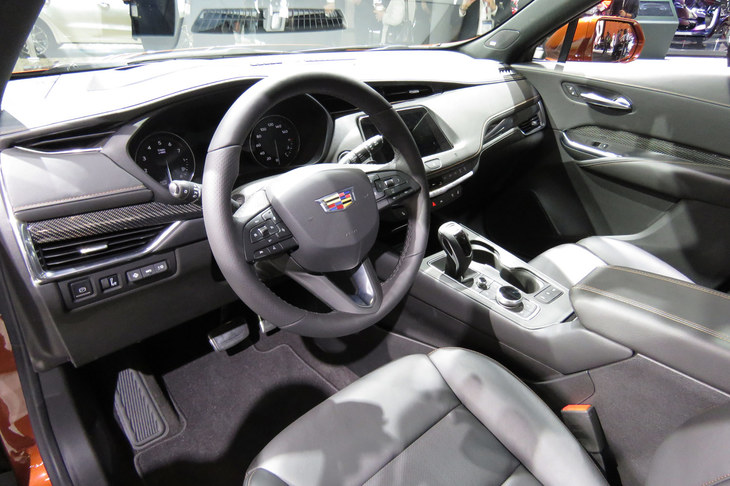 キャデラックXT4（インテリア）