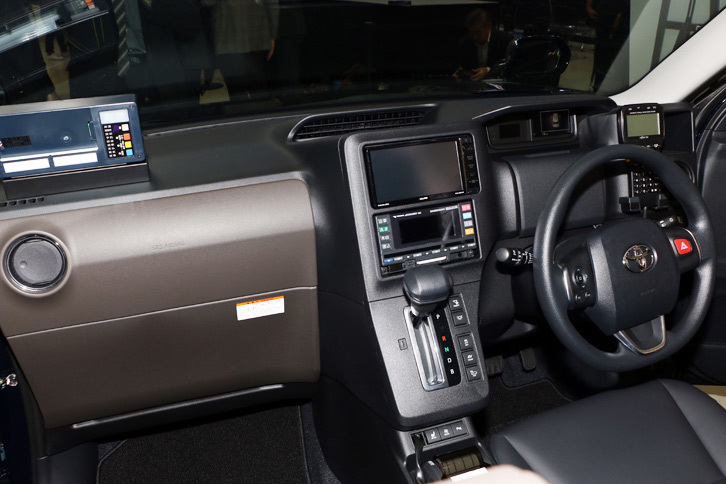 トヨタ・ジャパンタクシー（インストゥルメントパネルまわり）