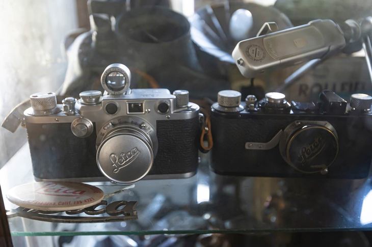 よく見ればケースの中にはバルナック・ライカも。もちろん英国製ではない。