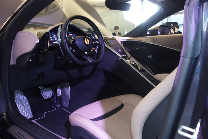 フェラーリ・ローマ（インテリア）