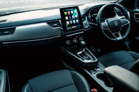 「ルノー・アルカナ」にシックなコーディネートの特別仕様車「テクノ」登場の画像