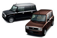 「スズキ・ラパン」に茶＆2トーンルーフが自慢の特別仕様車