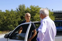 偶然、長年の知人がLPGステーションにやってきた。日産車愛好家である彼の目からすると、やはりダチアは「やや安っぽい」らしい。