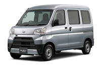 「ダイハツ・ハイゼット カーゴ」はトヨタからは「ピクシス バン」、スバルからは「サンバー バン」としてそれぞれ販売される。