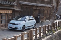 筆者が思わず眺め入ってしまった「ルノー・トゥインゴ」。愛らしさあふれるキャラクターは初代からの変わらぬ魅力だ。