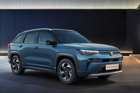 スズキが新型コンパクトSUV「ビクトリス」を発表　ストロングハイブリッドも用意