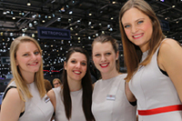 ジュネーブショー2014の会場から（コンパニオン）