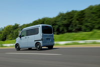 「パーソナルユースにも使える、軽ワンボックスのEV」というクルマが、どれほどの可能性を持っているのか。「N-VAN e：」は、いろいろと期待を膨らませられる一台だった。