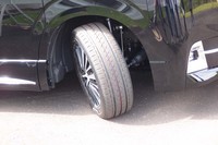 前輪の切れ角は45度。小回り性の高さもセリングポイントとなっている。