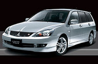 
	【写真上】「ランサー」
	【写真下】「ランサーワゴン」
	 