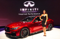 「インフィニティQ50」