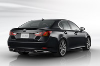 同じく「GS350“F SPORT”」のリアビュー。
