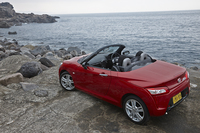 2014年6月に発表・発売された2代目「ダイハツ・コペン」。