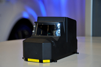 新しい実験車に加え、自動運転技術の進化に貢献する新技術も披露された。こちらはレーザーの反射で対象物を認識する「SPAD LIDER」という装置。
    