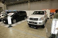 群馬トヨタ・サウンドワールドが出展したランドクルーザー・プラドはJVCのウッドコーン・スピーカーを使い、カロッツェリア「DEH-P910」の内蔵アンプでドライブする。サブウーファーはパワードタイプを使用。
