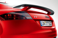 「TTクーペ 1.8 TFSI S-line コンペティション」（アルティメットシリーズ）のリアスポイラー