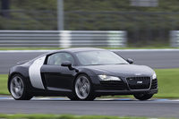 アウディR8（4WD/2ペダル6MT）【短評(後編)】の画像