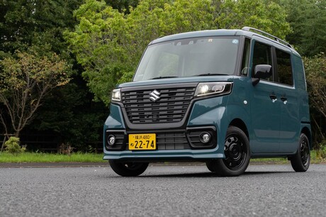 「スズキ・スペーシア ベース」は軽乗用車のシャシーをベースとした新しいコンセプトの軽商用車だ。乗って...