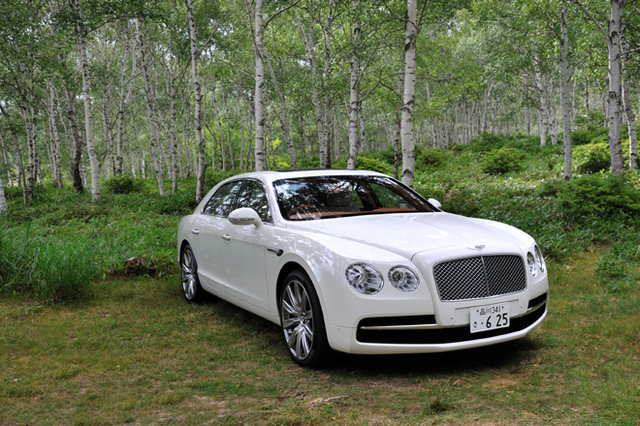 1/43 ベントレー コンチネンタル フライング スパー 2005 ホワイト ベントレー・フライングスパー（4WD/8AT）【試乗記】 老舗の尽き