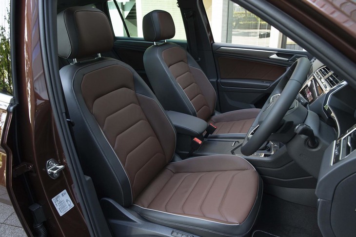 特別仕様車「TSIファーストエディション」には2トーンカラーのレザーシートが装着される。