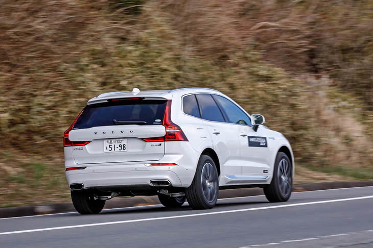 「ジオランダーX-CV」の試乗車となっていた「ボルボXC60」。速度記号がWレンジとなる高速性能や、剛性が高く耐久性や安全性に優れる点などがジオランダーX-CVのセリングポイントになると、横浜ゴムは説明する。