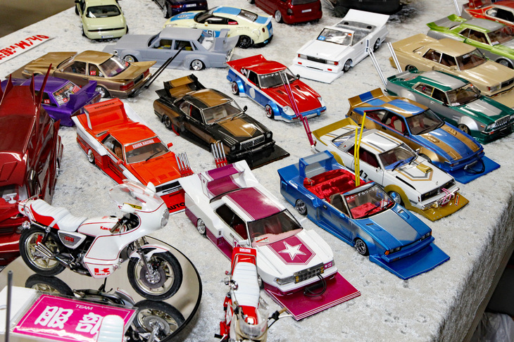 こちらのテーブル上はすべて街道レーサー仕様。この世界も奥が深そうだ。