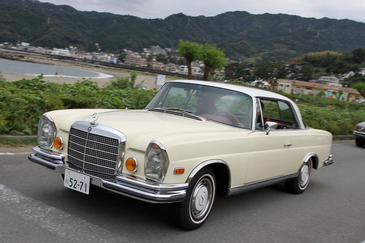 1970年「メルセデス・ベンツ280SEクーペ」。俗称ハネベン（W111／W112）の世代の優雅なクーペ。現在の「Sクラス クーペ」の先祖である。