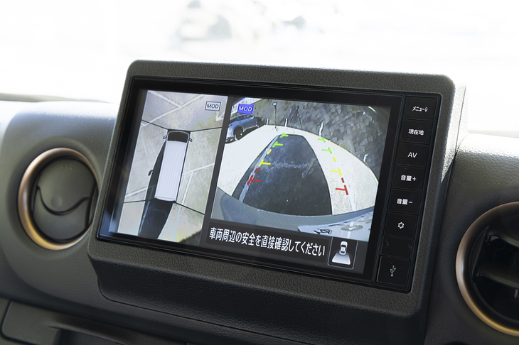 「MYROOM」には移動物検知機能付きのアラウンドビューミラーが標準装備だ。