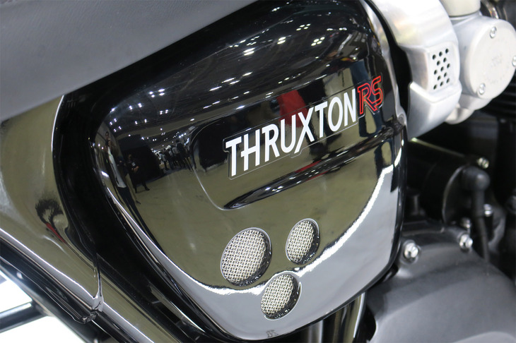 トライアンフ・スラクストンRS