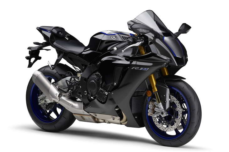 高性能版の「YZF-R1M」には、オーリンズ製の電子制御ダンパーが装備される。