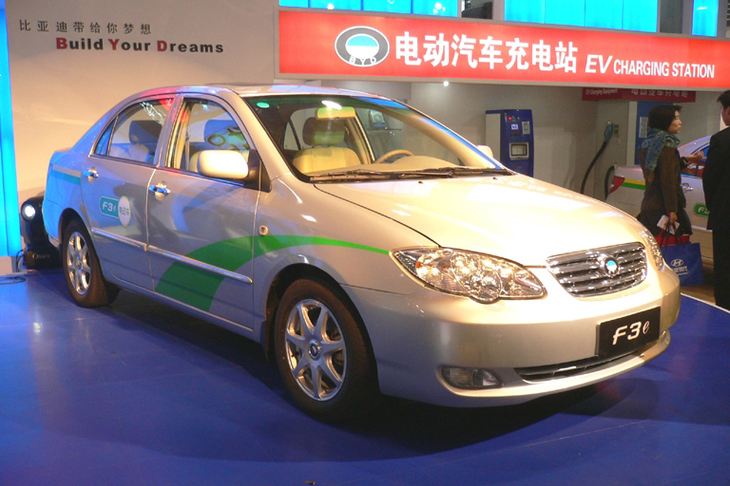 BYDが2006年の北京モーターショーに出展したEV「F3e」。