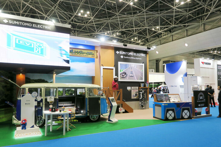 西棟4階のサプライヤーゾーンの様子。自動車産業が100年に一度という変革期を迎えるなか、サプライヤーも生き残りをかけて新しい取り組みを進めている。