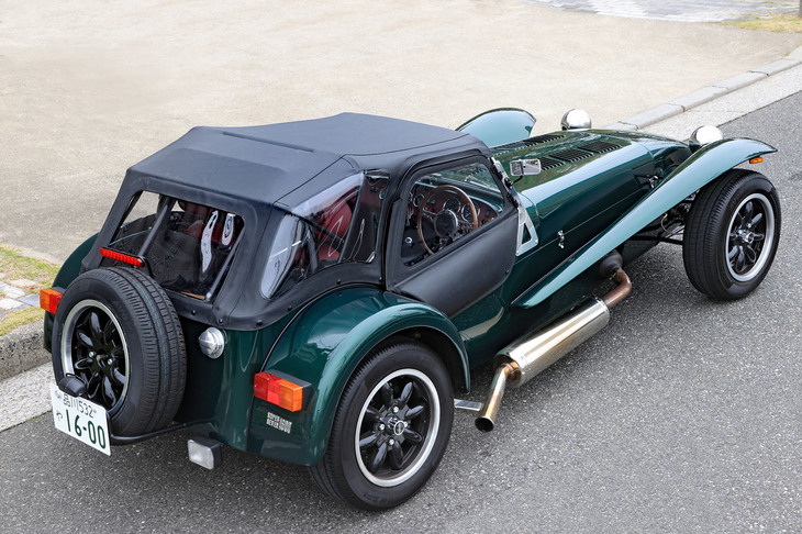 余計なものを徹底的にそぎ落とし、走りの楽しさのみを追求し続けるケータハム。時代に合わせ、電気自動車の開発も進めているという。新しい時代のケータハムにも、期待したい。