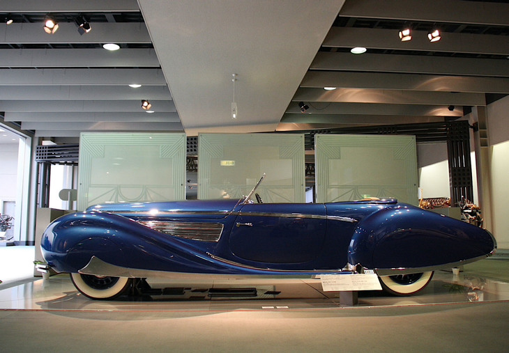 フィゴーニ・エ・ファラシのコーチワークによる1939年の「ドラージュ・タイプD8-120」（トヨタ博物館蔵）。