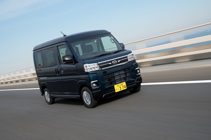 燃費性能も改善しており、WLTCモード計測値は、従来モデルの13.4km/リッター（最終モデルの4WD車）から14.7km/リッターに向上した。