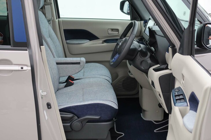 日産ルークスBEAMSカスタマイズド コンセプト（フロントシート）