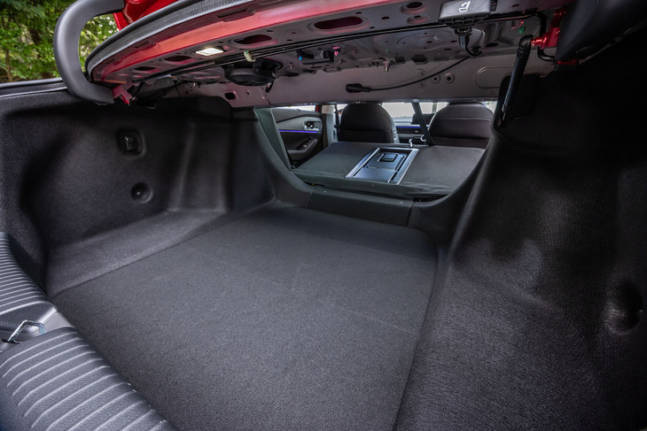 ホンダ・アコード（荷室）